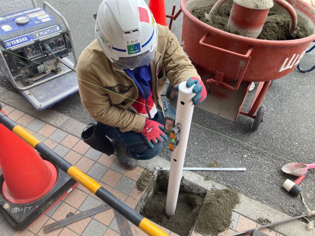 基礎穴掘り作業